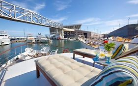 Charming Boat In Barcelona - Perfect Getaway