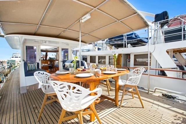 Charming Boat In Barcelona - Perfect Getaway Hotel Sant Adria de Besos Exterior photo