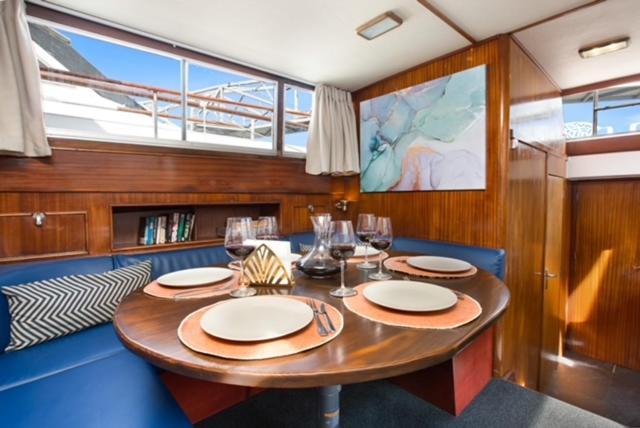 Charming Boat In Barcelona - Perfect Getaway Hotel Sant Adria de Besos Exterior photo